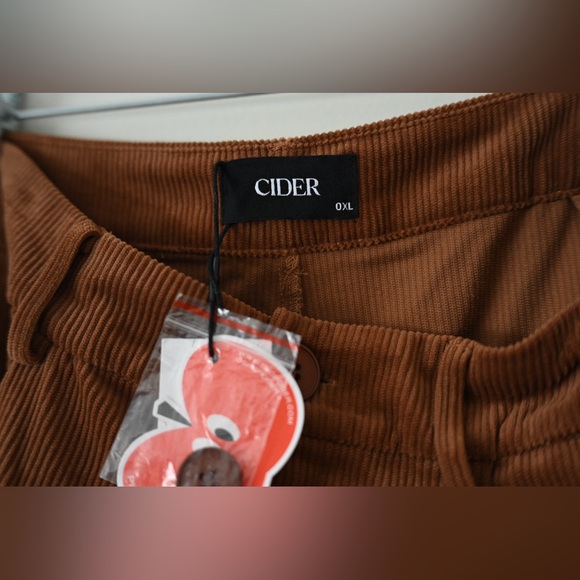 Wide Leg Women’s Corduroy Cargo Pants Size 0X Cider - Picture 2 of 12